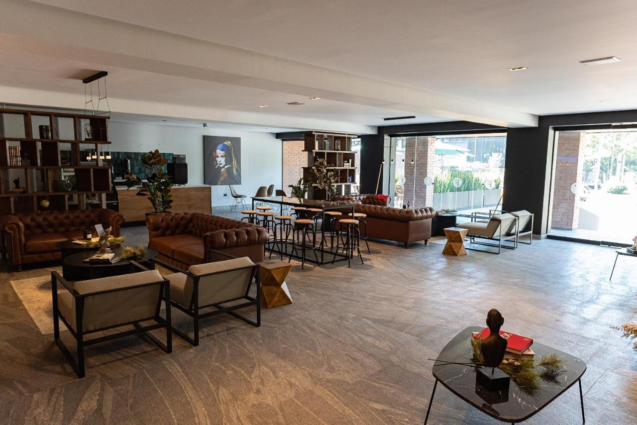 Fulton Business Luxury Hotel Гвадалахара Екстер'єр фото