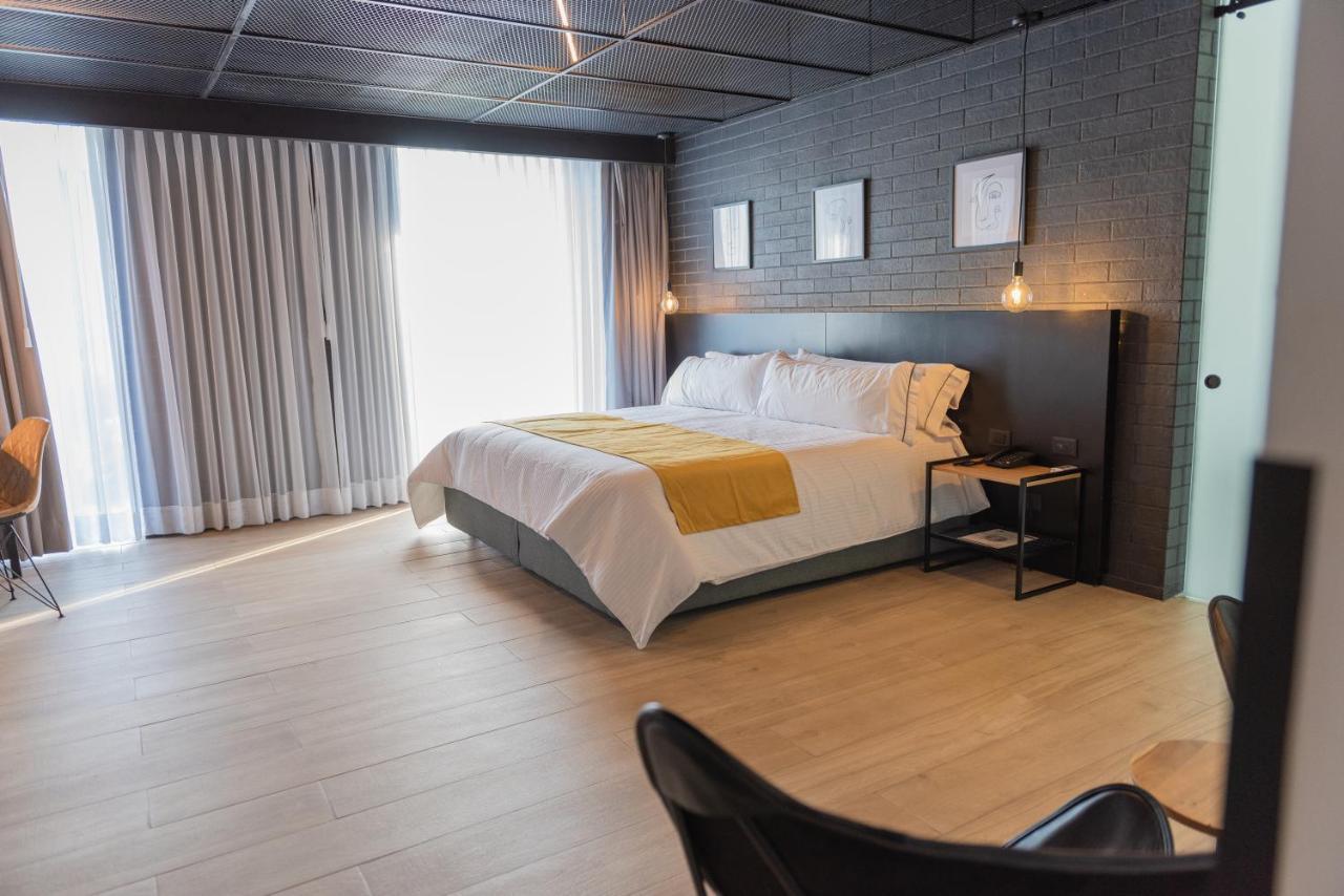 Fulton Business Luxury Hotel Гвадалахара Екстер'єр фото